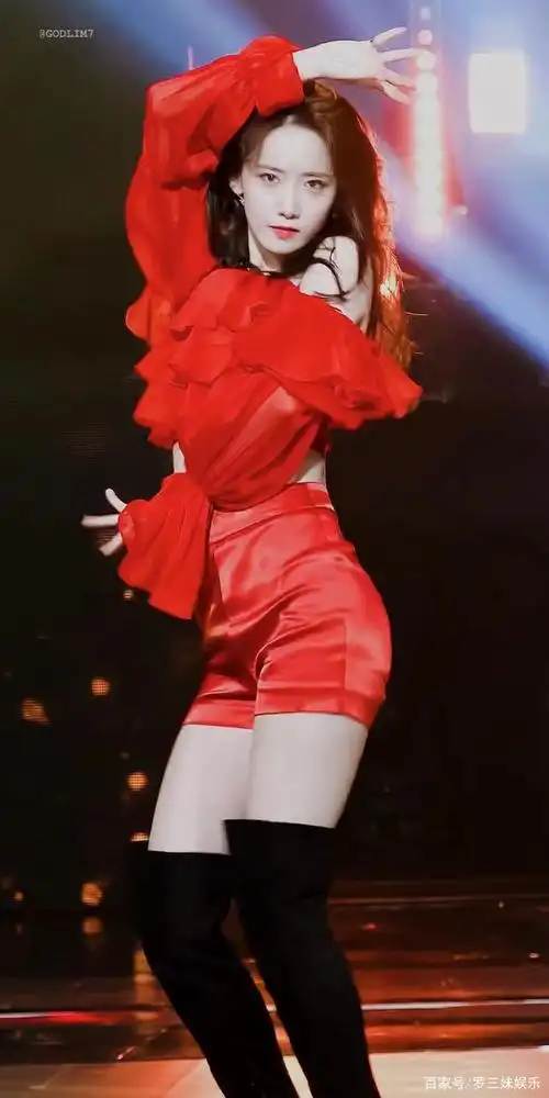 林允儿李俊昊合作舞台令人难忘播放量突破300万仅用三天