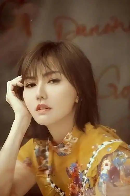 回顾歌手孙燕姿嫁普通丈夫婚后连生二胎一家四口其乐融融