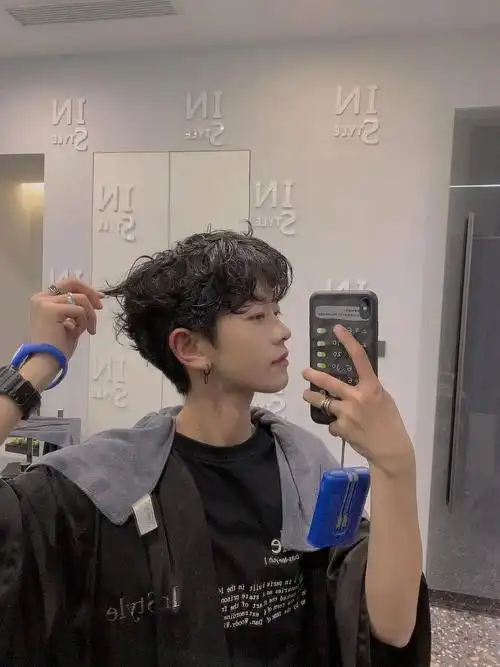 学生党纹理烫帅不止三秒