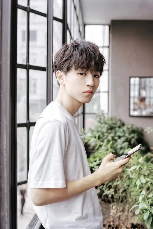 10月28日 15:54   关注  王俊凯 评论 收藏