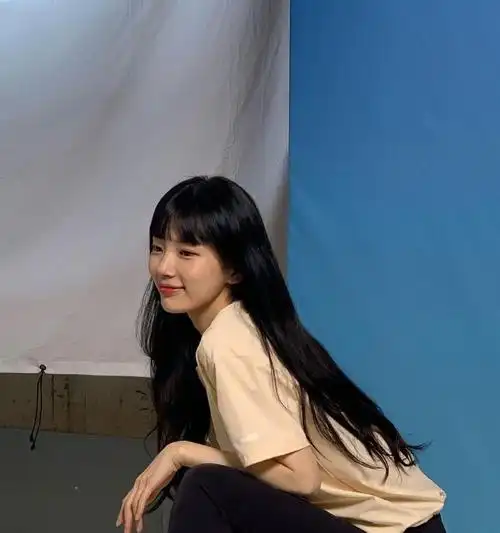 裴秀智超话【instagram】#裴秀智k2代言人#230210 skuukzky ins更新