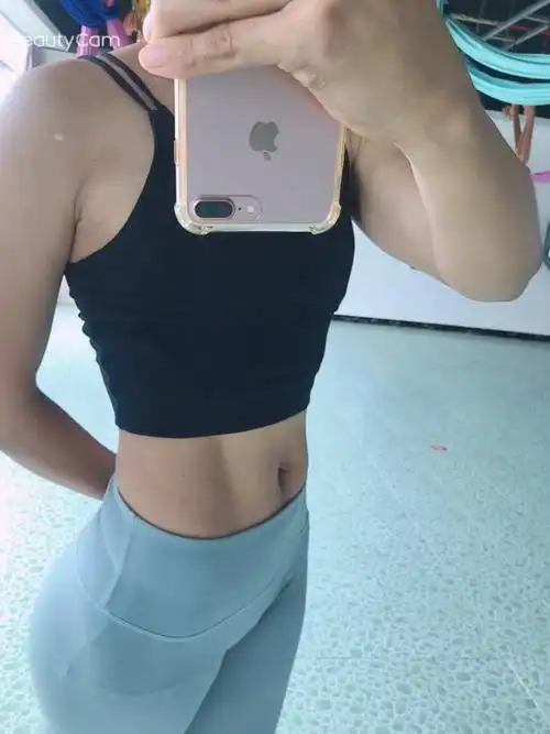 在家练的马甲线 半年没有来健身房了每个人都说我失踪哈哈哈今天来给