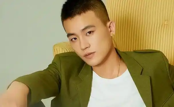 有种"整容"叫做欧豪分手,与马思纯分手后,简直像换了个人