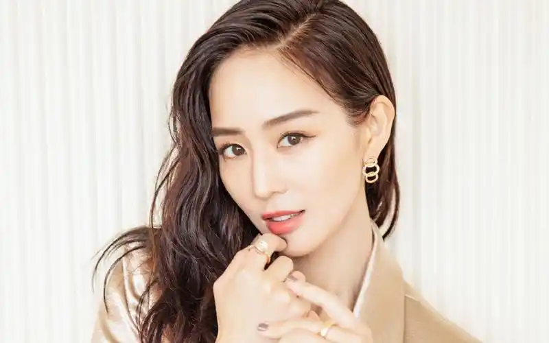 张钧甯成熟妩媚写真桌面壁纸