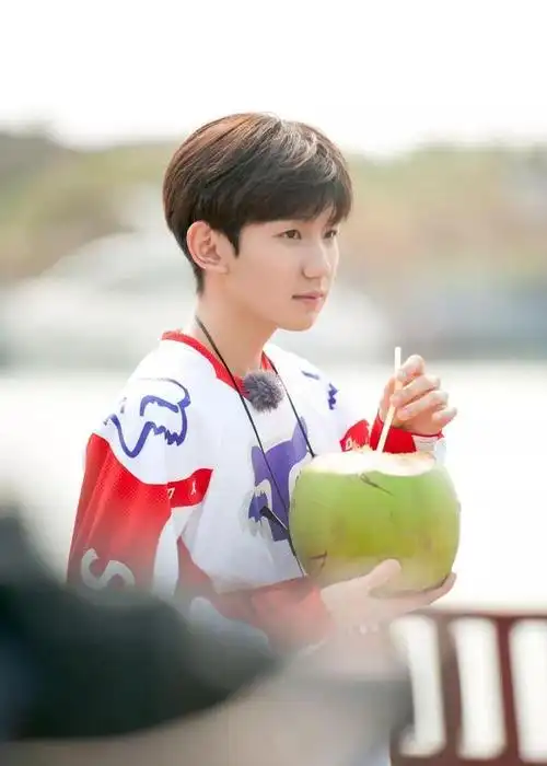 tfboys解散?三人"处境"已天差地别,有人悄悄"掉队"了!