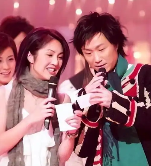 为了能够俘获女神的芳心,郑中基更是以杨千嬅的生日"二月三日"为歌名