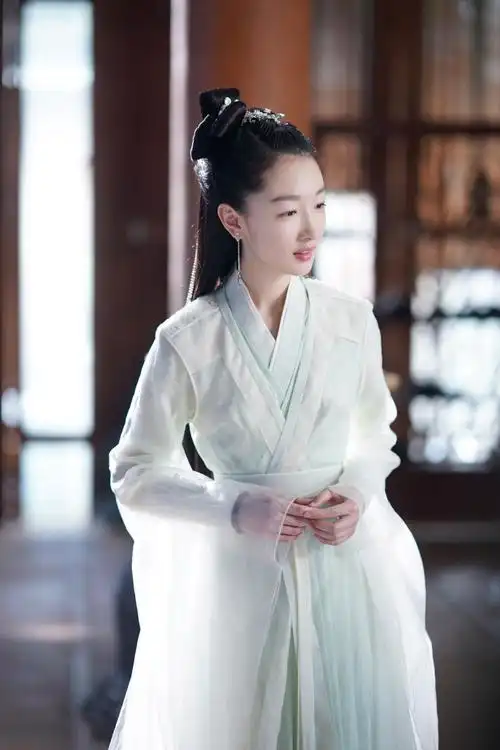 千古玦尘后池周冬雨