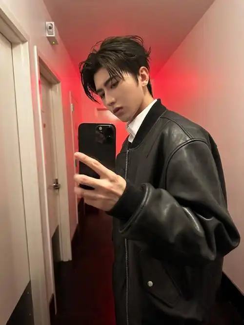 知名狗仔自曝蔡徐坤不会出镜,还爆料知名女星和某富二代秘密生子