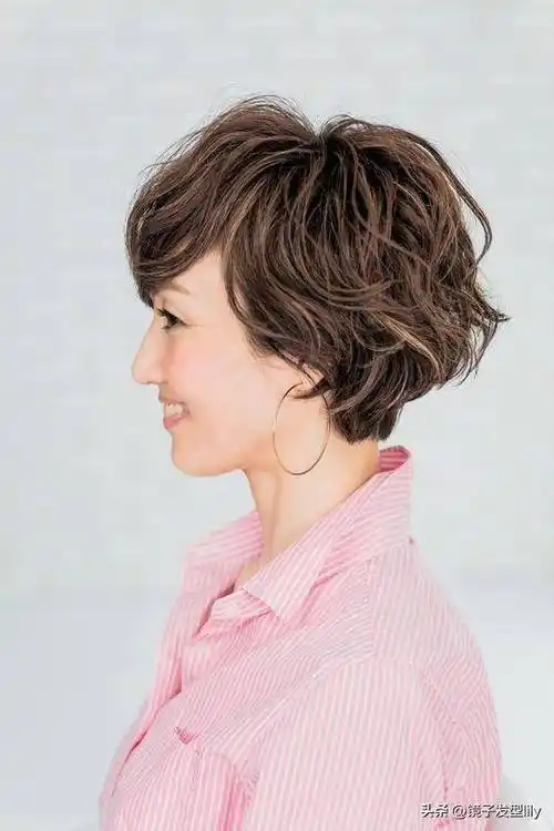女人过了40岁,看看这三种短发,时尚显年轻_女性_发型
