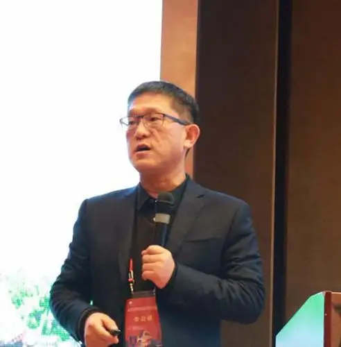 谢红兵作专题报告