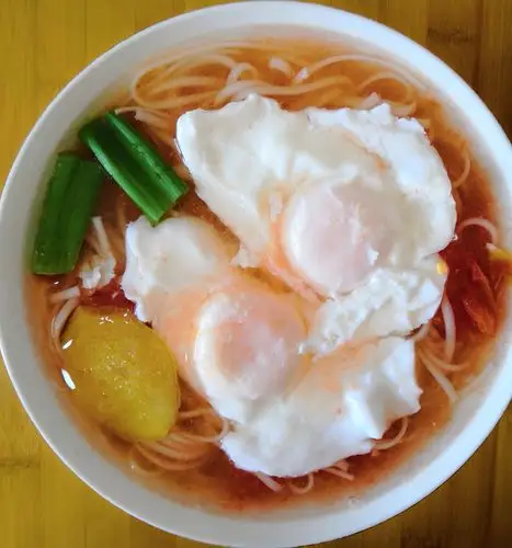 送上一碗荷包长寿面.