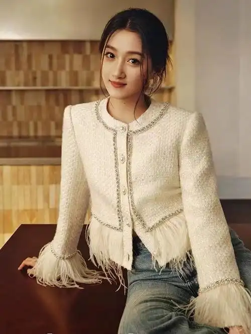 关晓彤同款今年流行漂亮法式小香风白色外套女装秋冬2023新款爆款