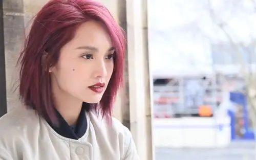 杨丞琳短发时尚写真图片桌面壁纸高清大图预览1920x1200_美女壁纸下载