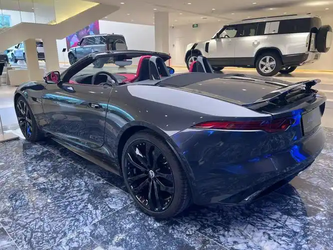 捷豹f-type敞篷版75周年纪念版,50万左右的全新跑车,全网寻找对手,不