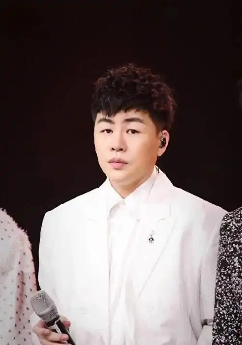 近日,山西太原的周杰伦演唱会成为了全国瞩目的焦点.