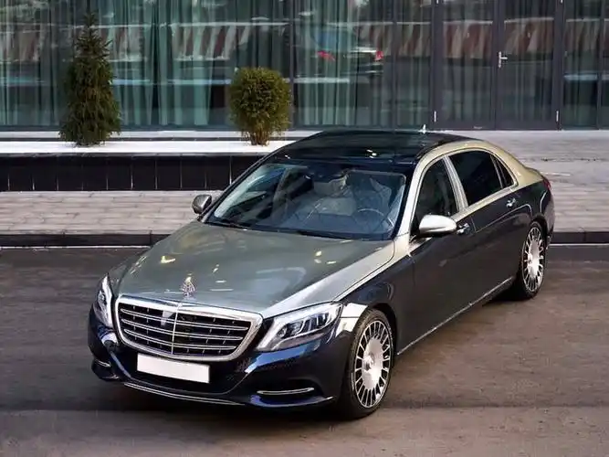 奔驰s500迈巴赫双色迈巴赫真的好帅