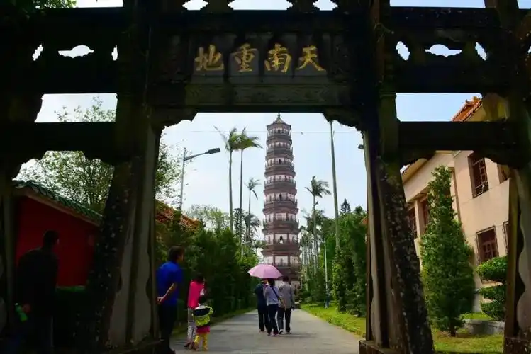 雷州半岛三元塔邦塘古村老民居