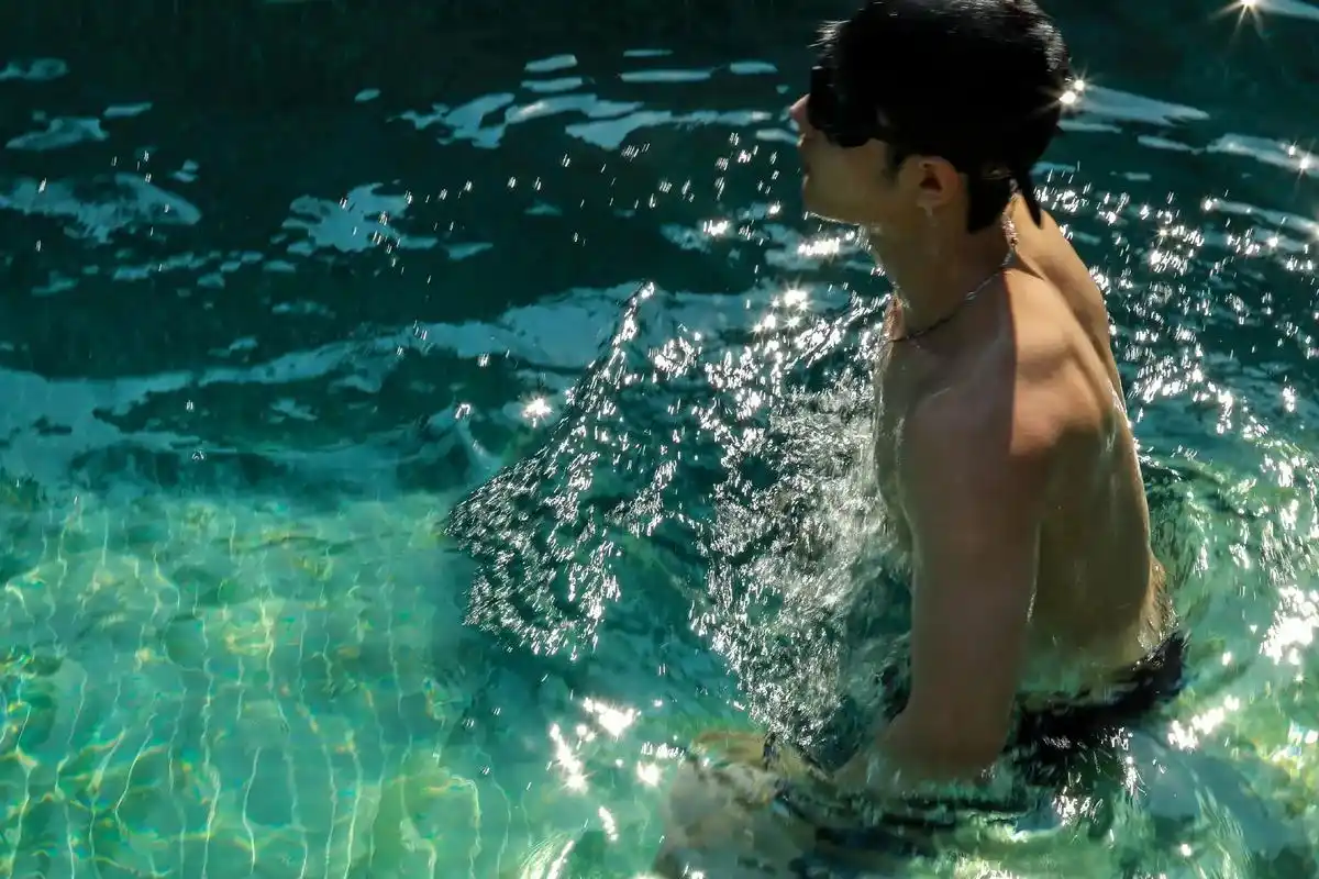 肖战 #这谁顶得住啊 #腹肌 #人比曲硬 #一眼沦陷  不 - 抖音