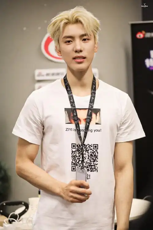 王子异[超话]##王子异新浪扫楼##今日星拍放送##王子异 古希腊展苘