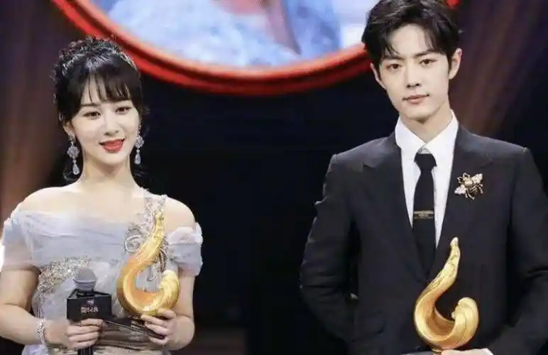 原创微博之夜还在继续易烊千玺未进前五太可惜肖战的票数令人意外