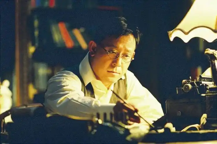 同年,又与徐静蕾合作了一次,在电影《一个陌生女人的来信》中,姜文