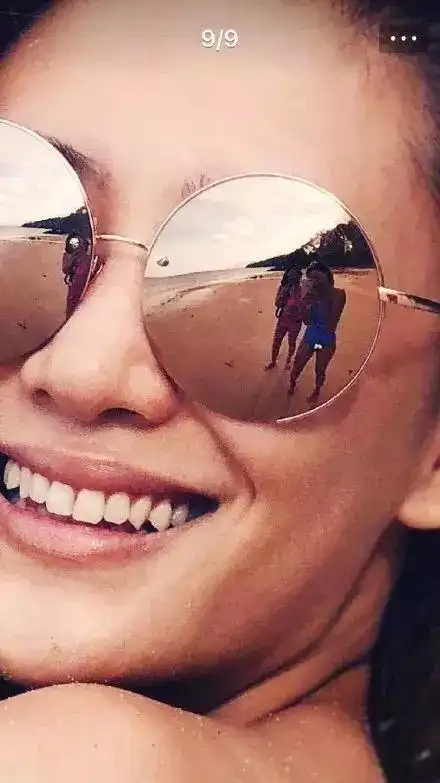 陈小春带老婆海边度假应采儿身着比基尼大秀好身材