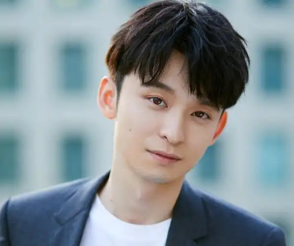 31岁的董子健,终于在2024年初,打了一场漂亮的"翻身仗