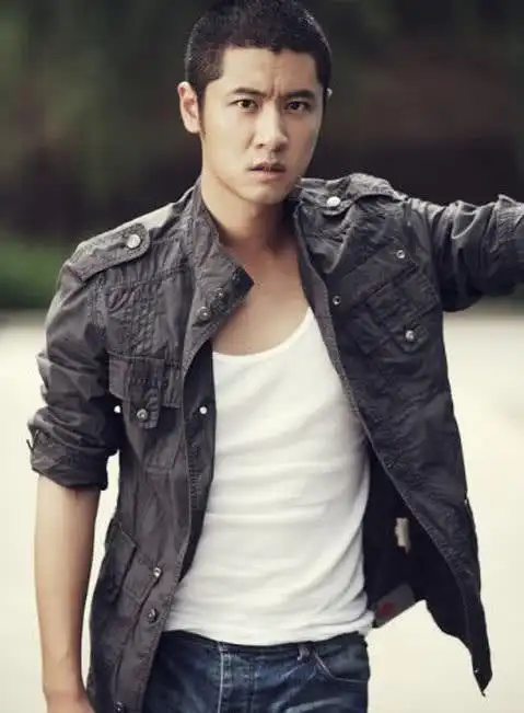 寸头都能hold住的男星们就像行走在街上的男性荷尔蒙