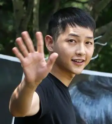 宋仲基宋慧乔张艺兴董思成王嘉尔秀智金泰熙深扒明星素颜照比比谁最美