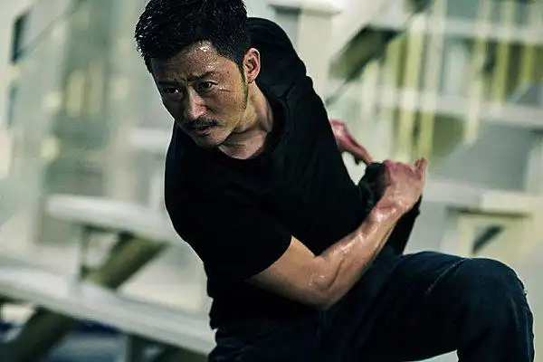 古天乐扮丑使坏耍神秘,【杀破狼2】靠眼神秒杀众高手!