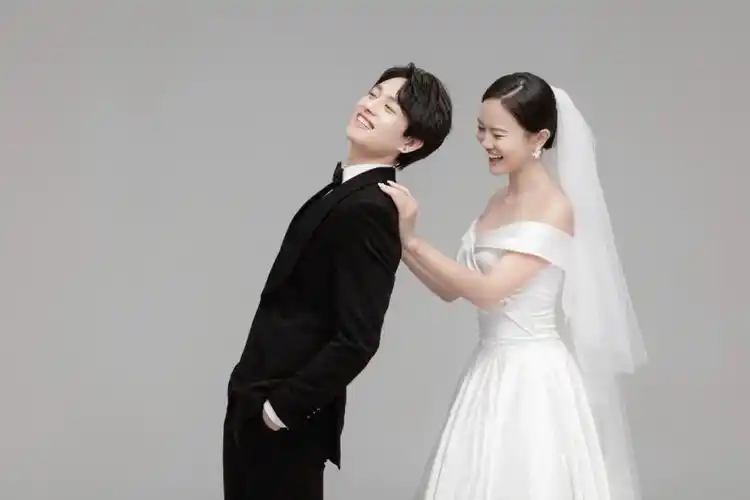 这样的简约婚纱照一辈子看不腻呀太甜了