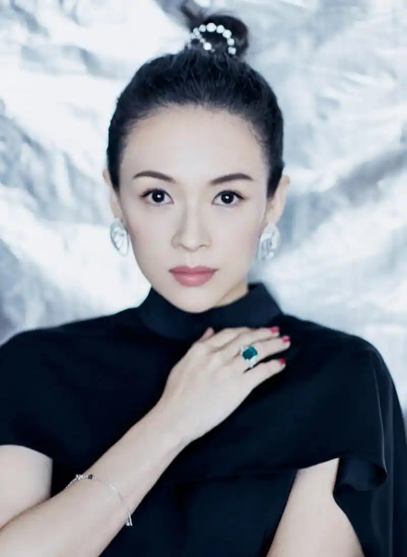 章子怡优雅大气写真图片16