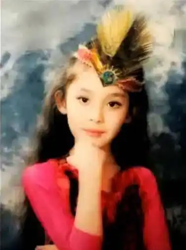 小时候就输给了迪丽热巴,还称随便一张照片就完爆古力娜扎!