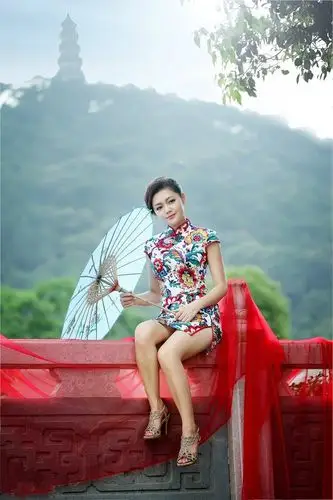 有着江南民族特色的旗袍美女!