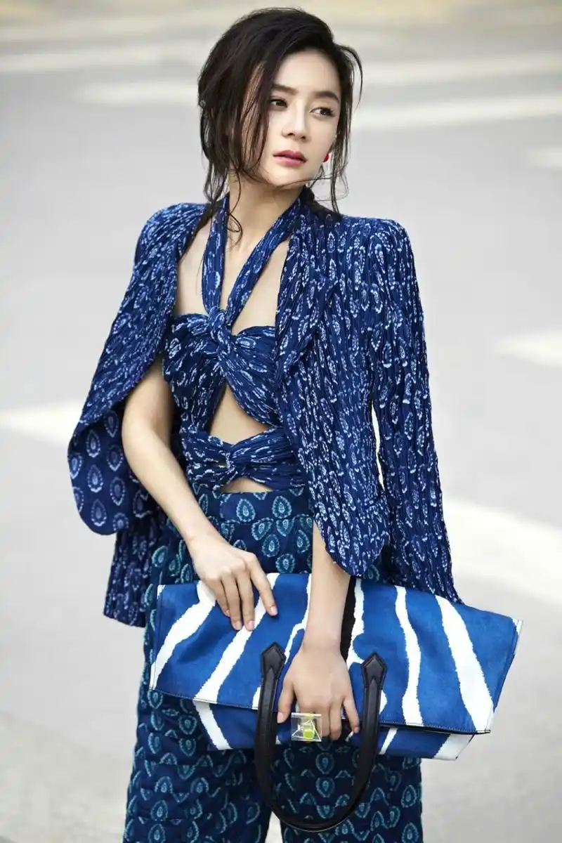 袁珊珊代言游戏 蓝装造型cos代言角色