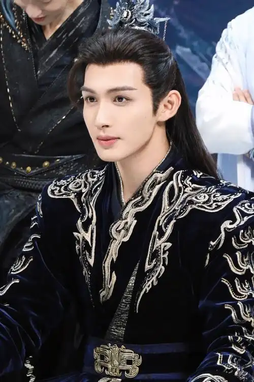 张彬彬千朵桃花一世开