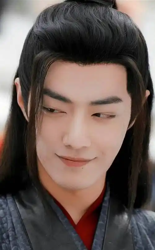 肖战凭借《陈情令》中魏无羡一角,成为经典,不可复制的古装传奇