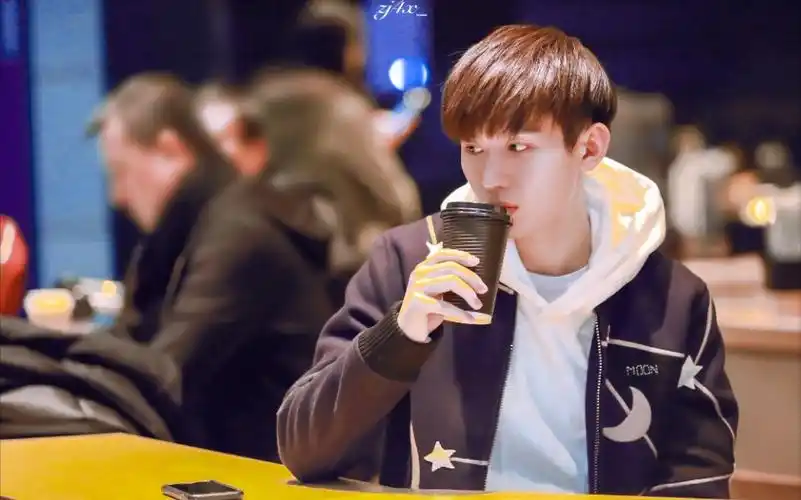 成毅一年级毕业季直播cut