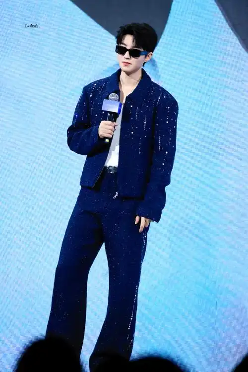 暴龙眼镜品牌全球代言人王俊凯#希望王俊凯越来越开心@tfboys-王俊凯