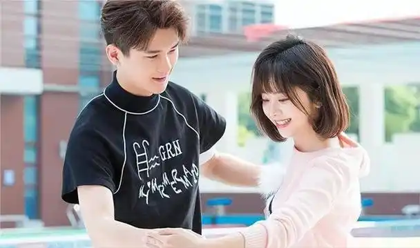 当年以为谭松韵会和他在一起,没想到现在已经物是人非