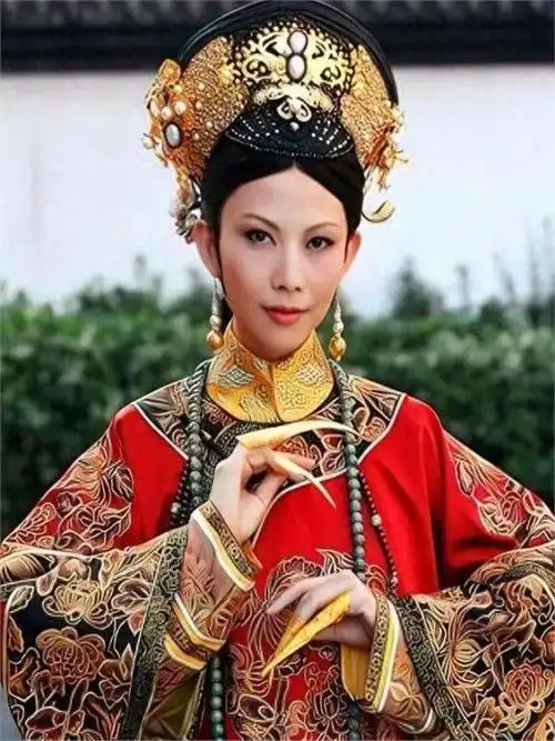 委身刘銮雄6年,爱过吴奇隆,现50岁的蔡少芬情定张晋,幸福美满