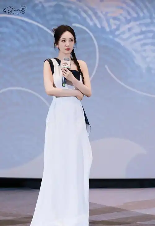 杨幂功夫熊猫活动现场