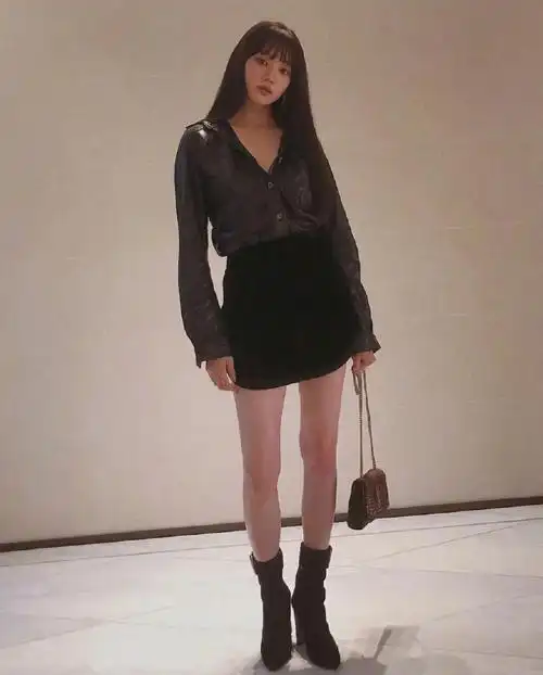 凭身材上热搜的李圣经今年夏天带火了碎花原谅绿真仙