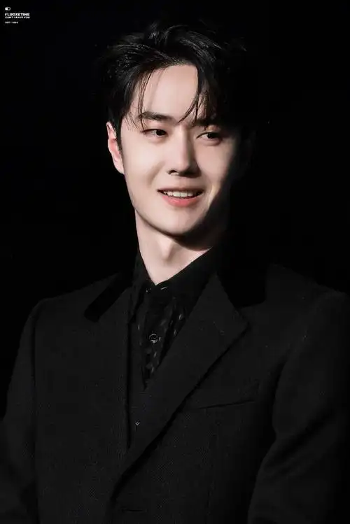 王一博超话.#抖音电影奇遇夜#在电影里照见95@uniq-王一博