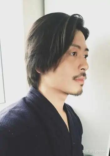 男生留长发是何体验?