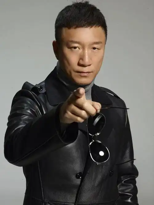 穷小子孙红雷丁嘉丽为他跪来演出机会与已婚巩俐擦出火花