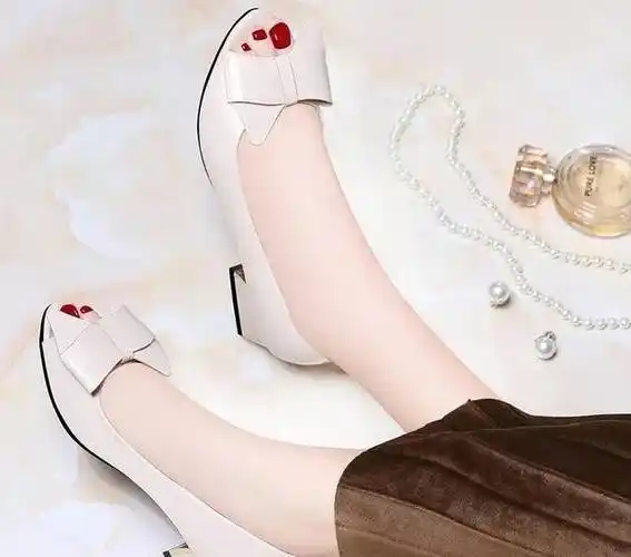 今夏时髦女性最喜欢的女鞋,时尚又优雅,轻松穿出女性迷人的气质_凉鞋_