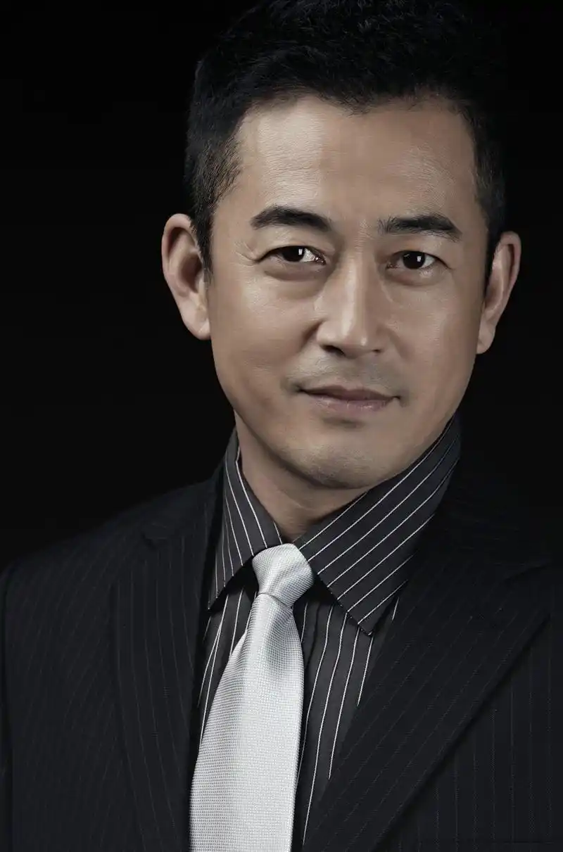 p>王志飞,1965年3月20日出生于北京市,中国内地男演员,1987年毕业于