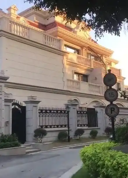 看了天王刘德华的豪宅别墅,我才知道我有多穷,真是豪宅配豪车!