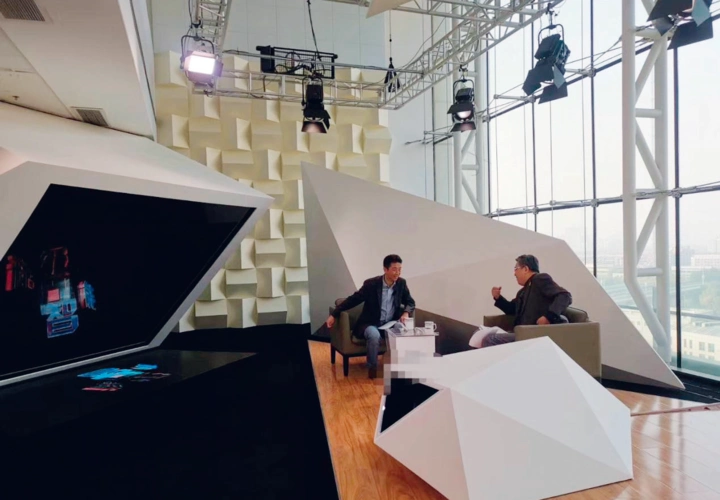 的设计与搭建,以及系统在访谈类节目《超级智能》的应用等相关内容